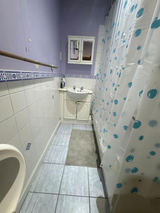 Private Double Bedroom In Hounslow Near Heathrow Casa de hóspedes Londres